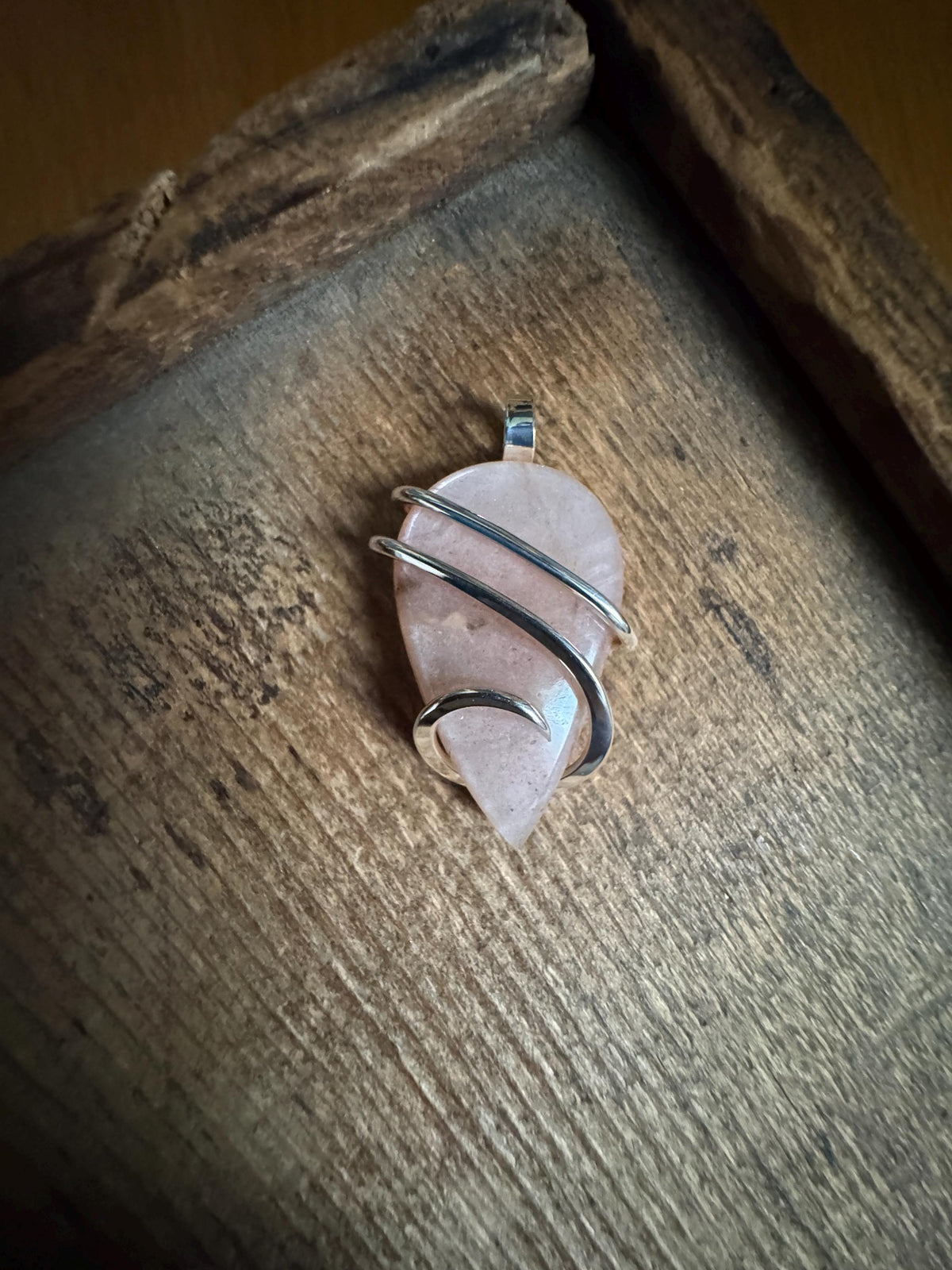 Pink moonstone in sterling silver pendant