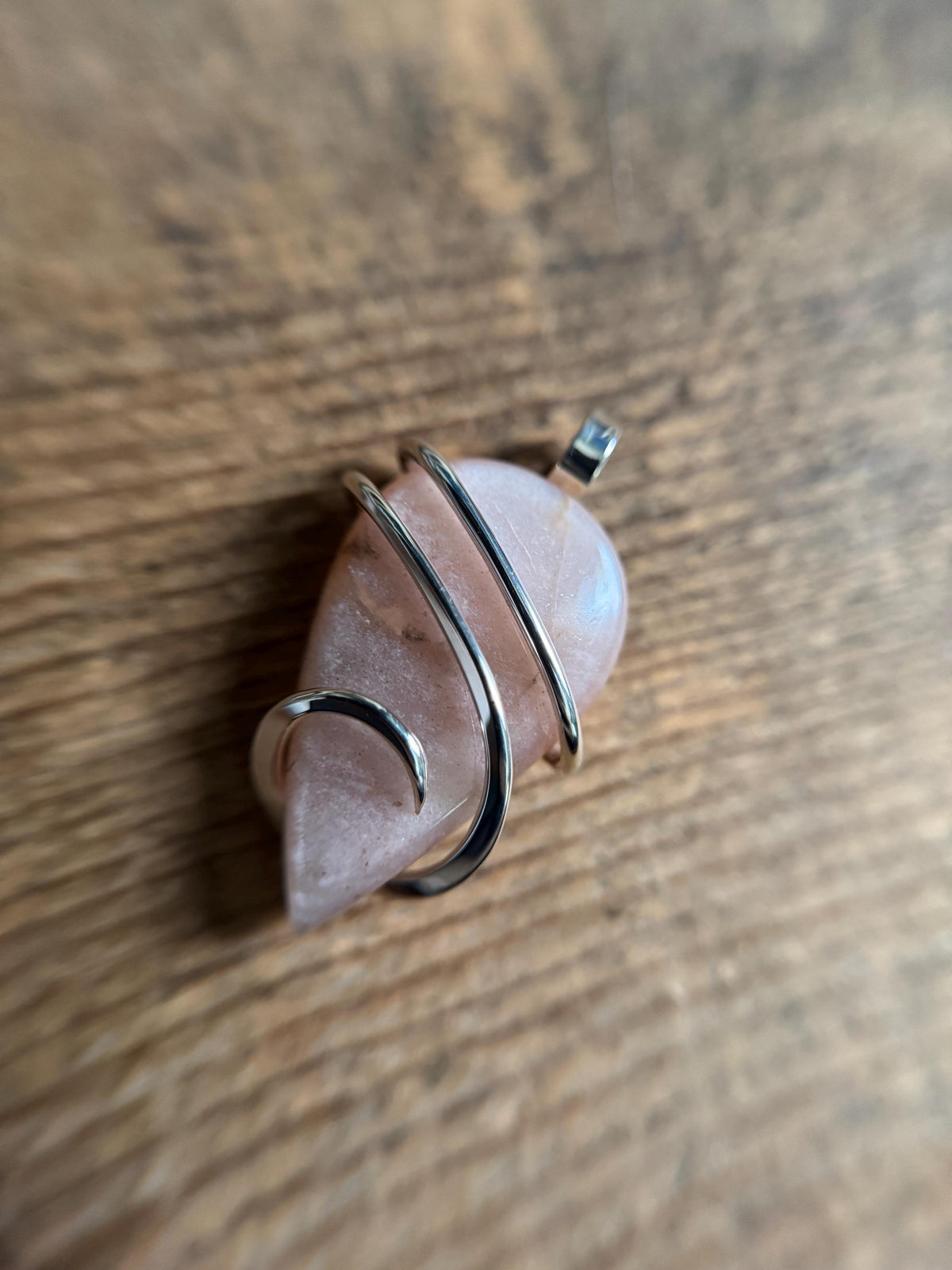 Pink moonstone in sterling silver pendant