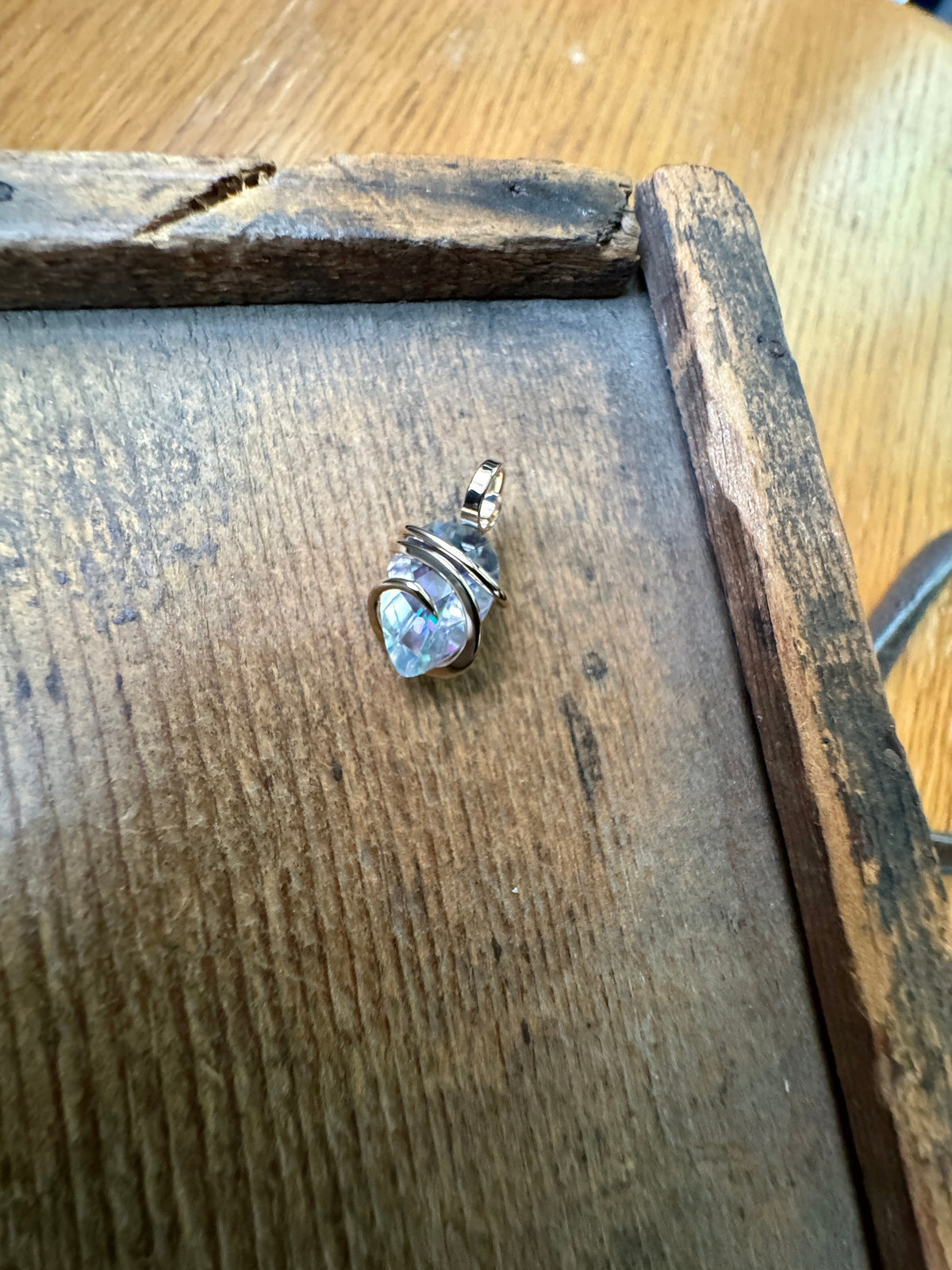 Mystic topaz in 14k gold pendant