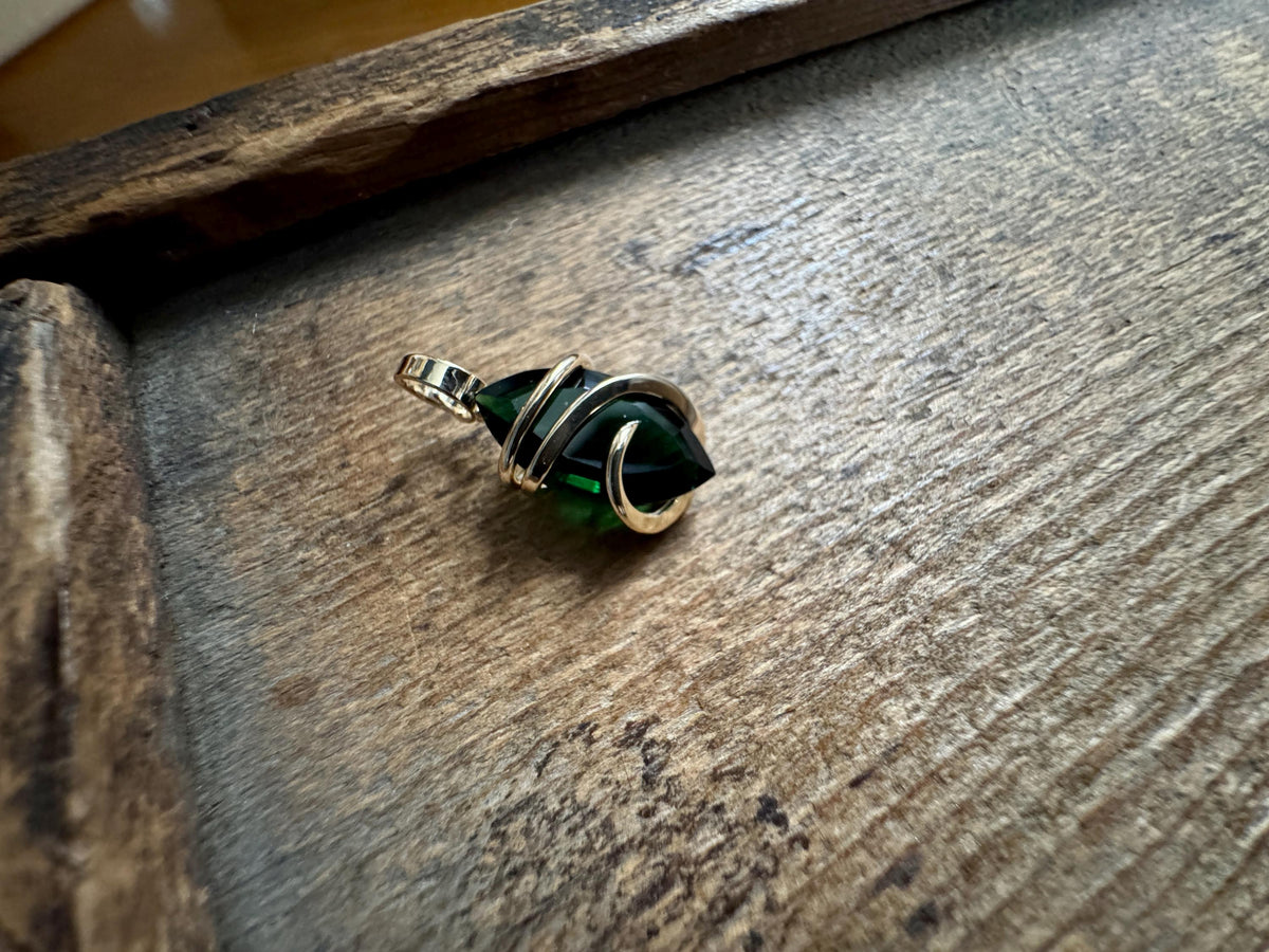 Mt St Helens obsidianite in 14k gold pendant