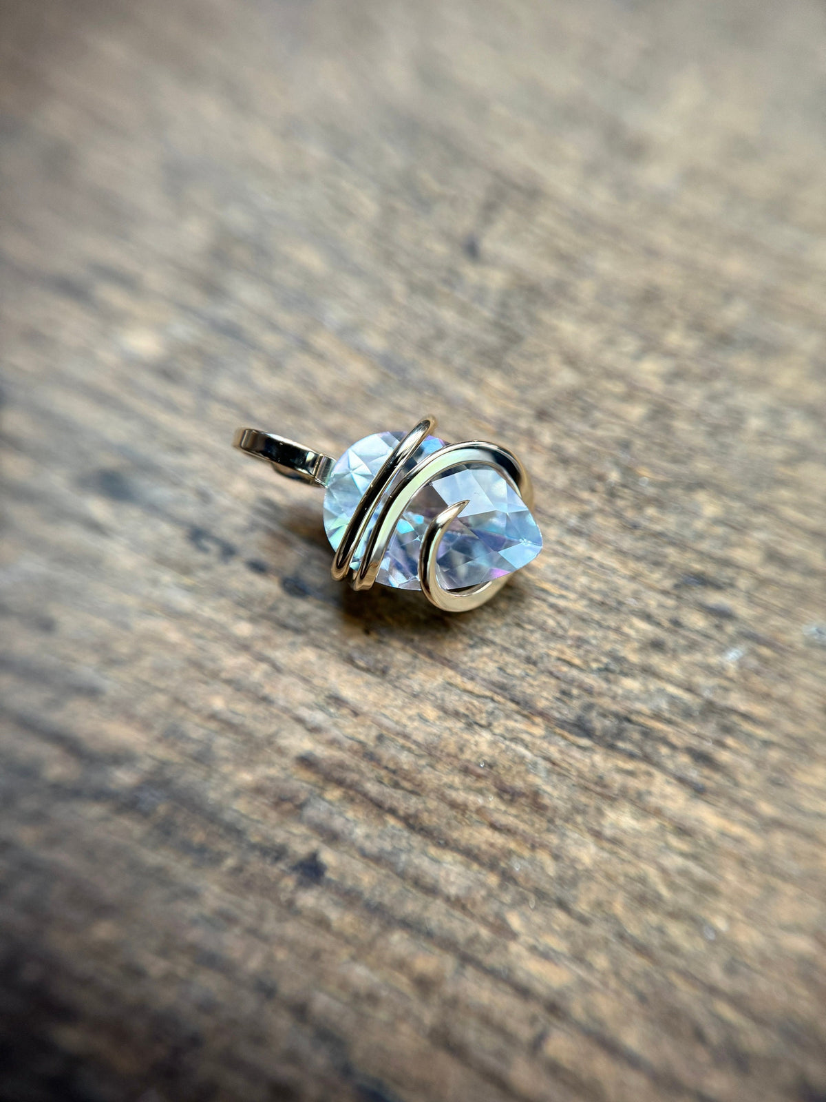 Mystic topaz in 14k gold pendant
