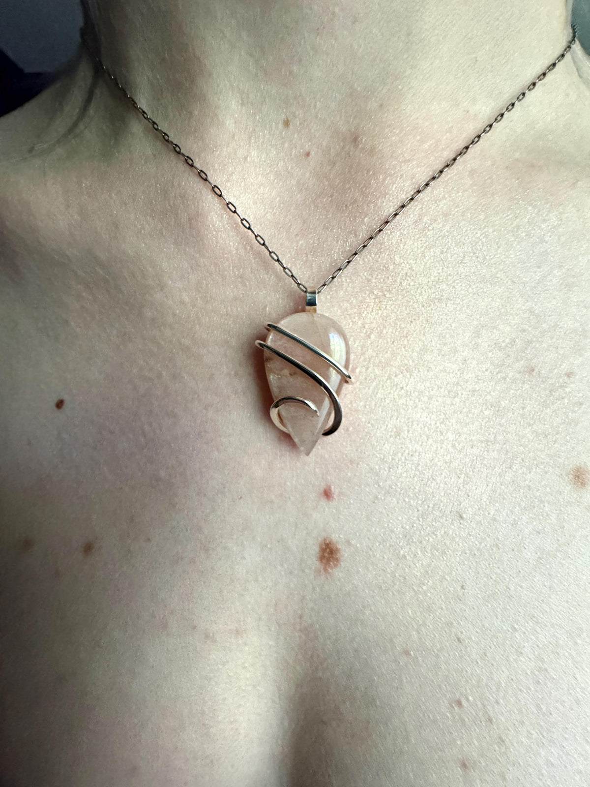 Pink moonstone in sterling silver pendant