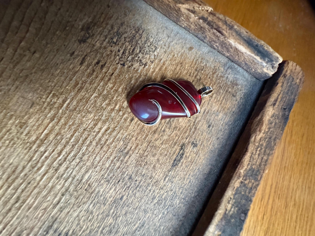 Mexican fire opal in 14k gold pendant