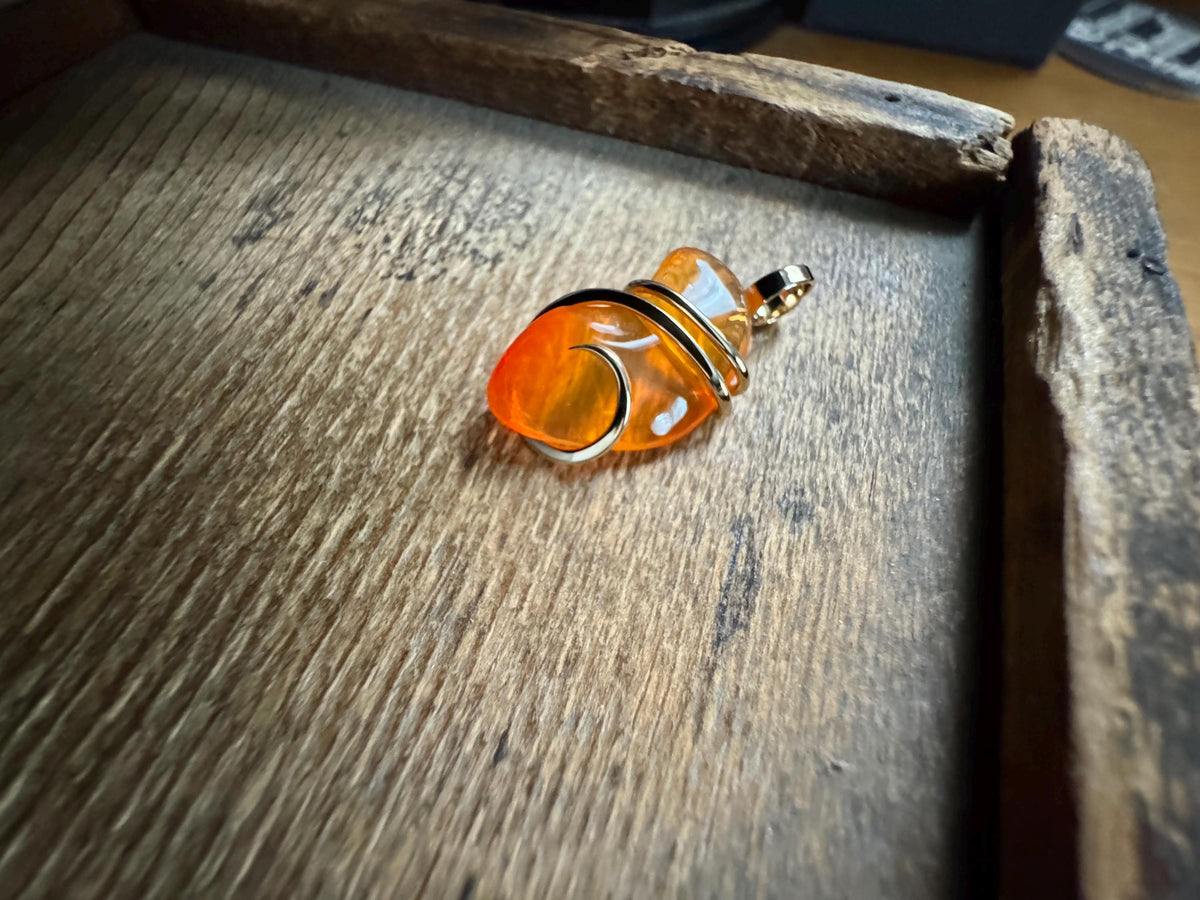 Mexican fire opal in 14k gold pendant