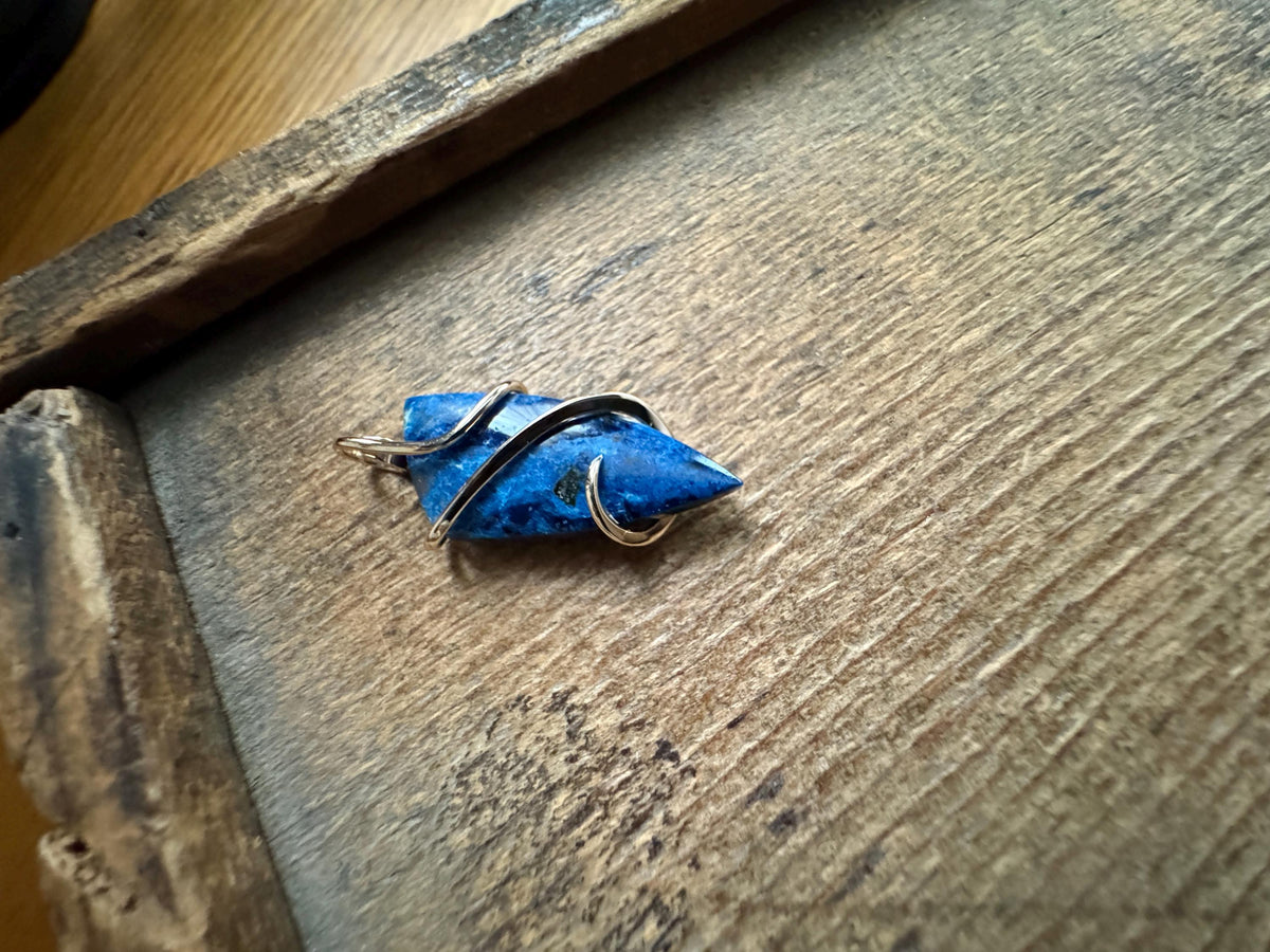 Azurite in 14k gold pendant