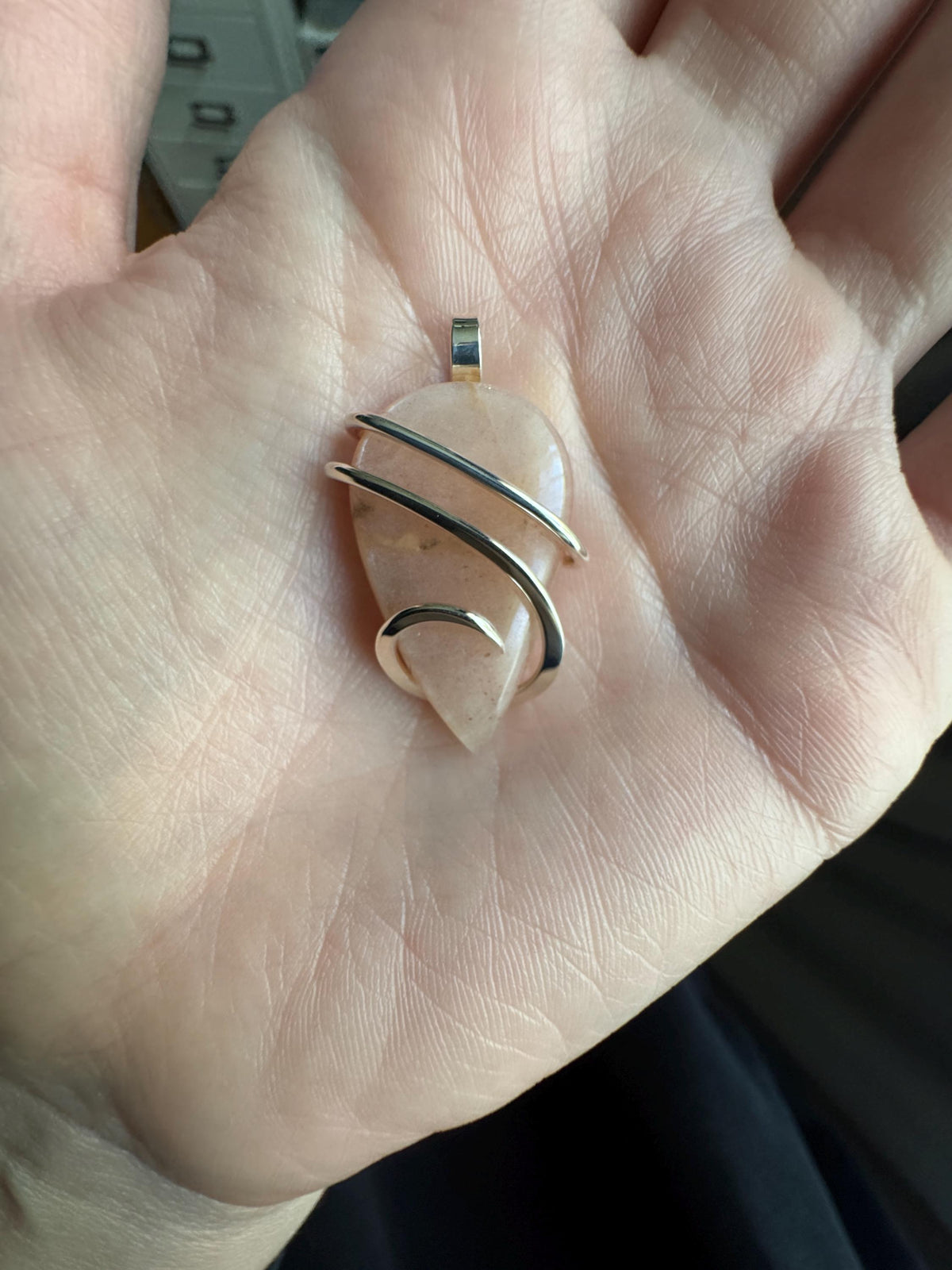 Pink moonstone in sterling silver pendant