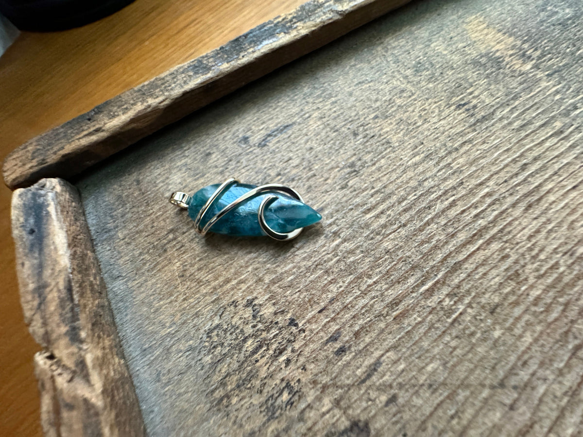 Grandidierite in 14k gold pendant