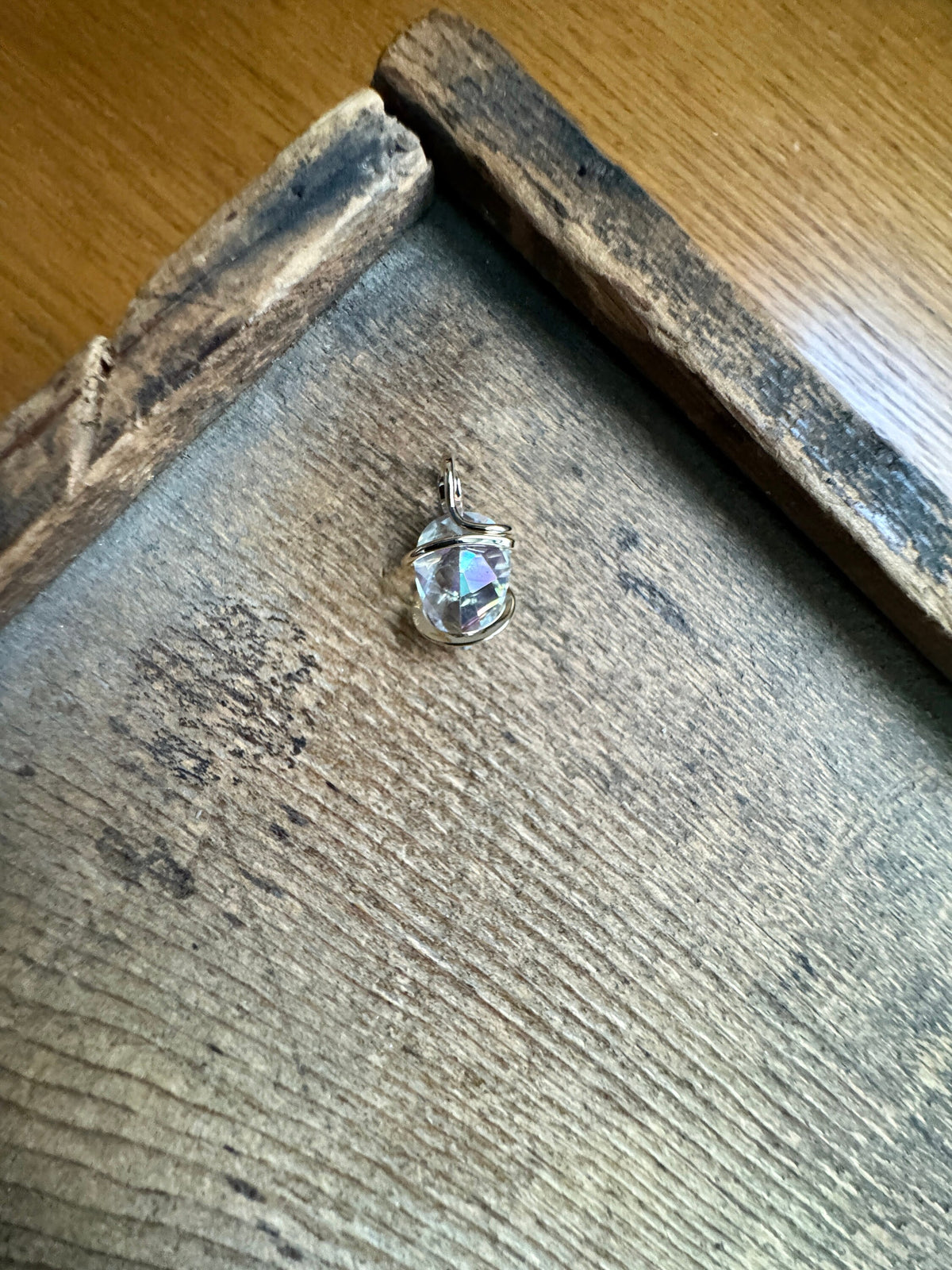Mystic topaz in 14k gold pendant