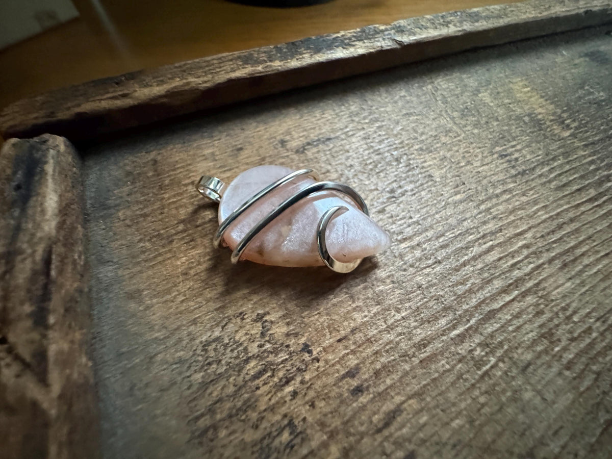 Pink moonstone in sterling silver pendant